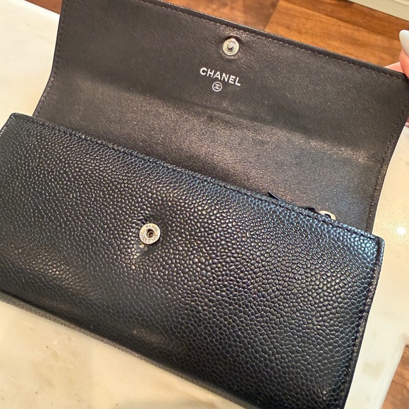 CHANEL Black Pebbled Leather Wallet - Picture 2 of 7